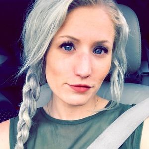 Meet your Posher, Alexandra